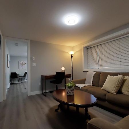 Contemporary Suite With Free-Parking Victoria Exterior photo